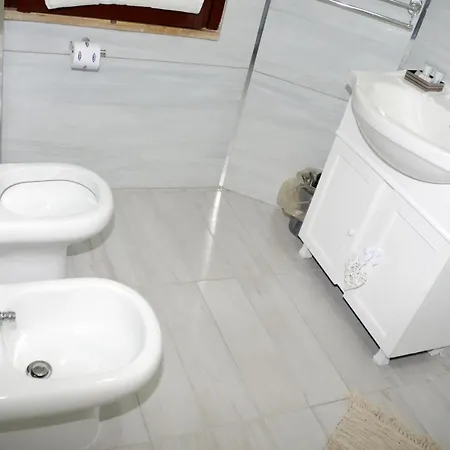 Oda ve Kahvaltı L'aurora 4*