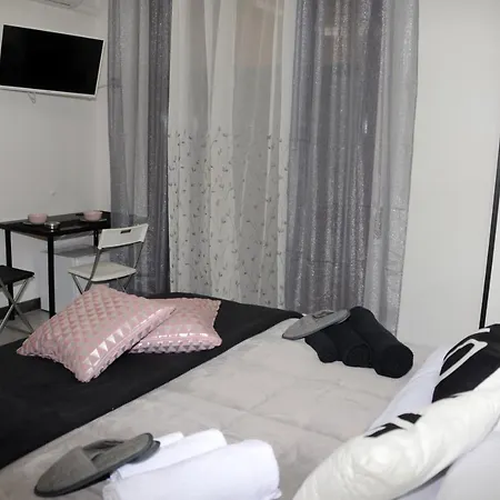 Alojamento de Acomodação e Pequeno-almoço L'aurora 4*